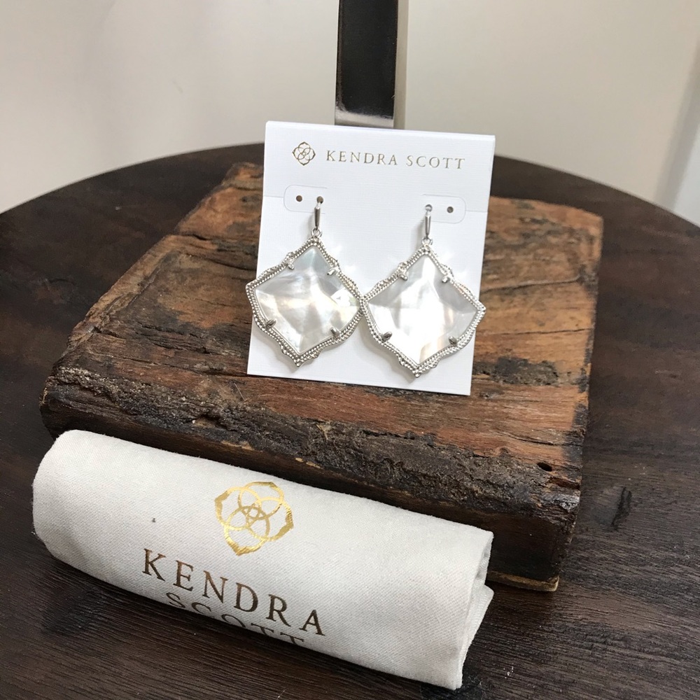 NWT Kendra Scott Silver Ivory MOP Kirsten’s! - Picture 9 of 10